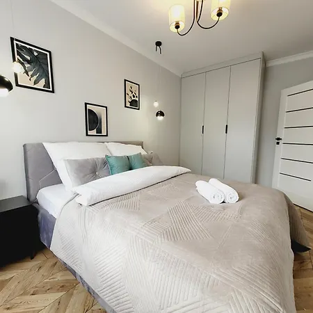 Diamond Apartment *